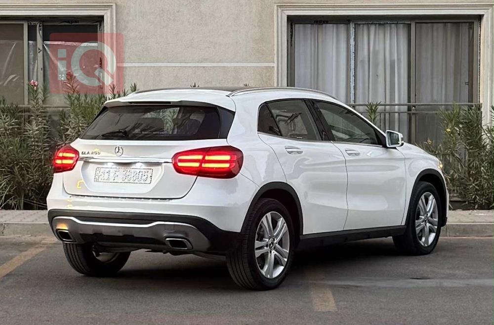 مرسيدس بنز GLA